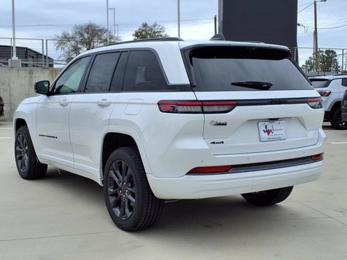 New 2026 Jeep Grand Cherokee Limited AWD/4WD image 2