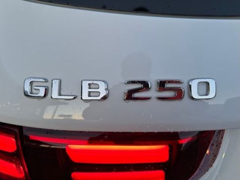 New 2026 Mercedes-Benz GLB 250 4MATIC image 9
