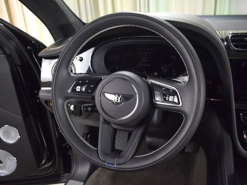 Certified 2023 Bentley Bentayga image 4