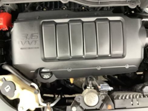Used 2016 Chevrolet Traverse LT w/ Style and Technology Package AWD/4WD image 28