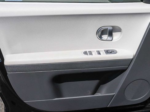 Used 2024 Hyundai Ioniq 5 SE RWD image 27