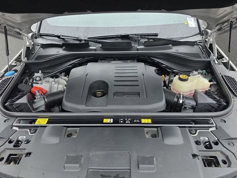 Used 2025 Land Rover Range Rover Sport SE image 35