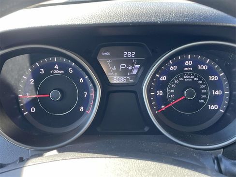 Used 2015 Hyundai Elantra SE image 22