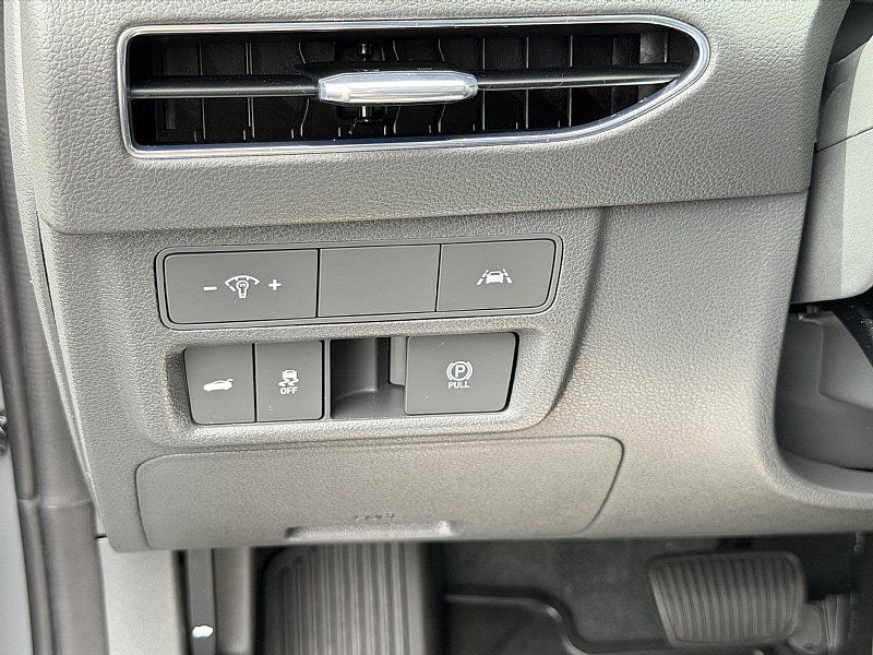 Used 2021 Hyundai Sonata Limited w/ Winter Weather Package FWD image 18