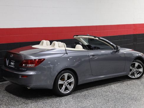 Used 2015 Lexus IS 250C image 9