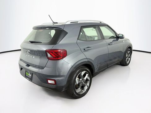 Used 2025 Hyundai Venue SEL FWD image 9