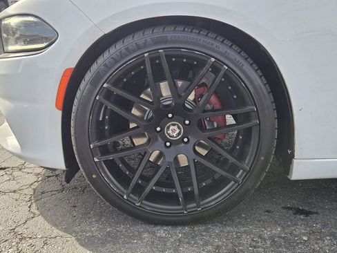 Used 2016 Dodge Charger R/T image 6