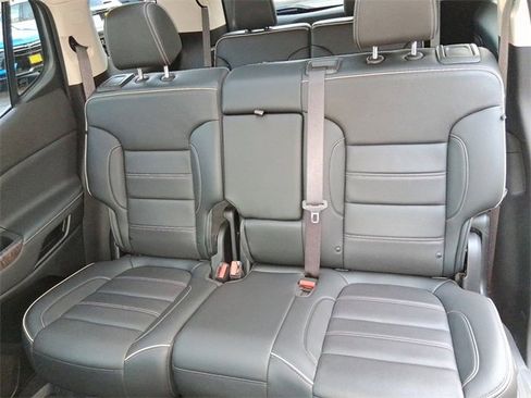 Used 2021 GMC Acadia Denali image 18