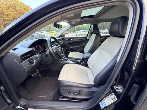 Used 2020 Volkswagen Passat 2.0T R-Line FWD image 9