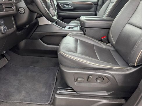 Used 2023 Chevrolet Suburban Premier RWD image 11