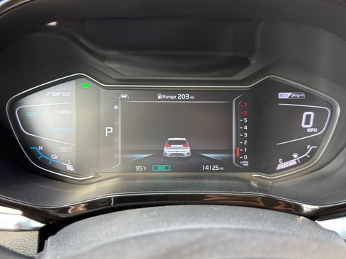 Used 2022 Kia Niro EX Premium FWD image 19