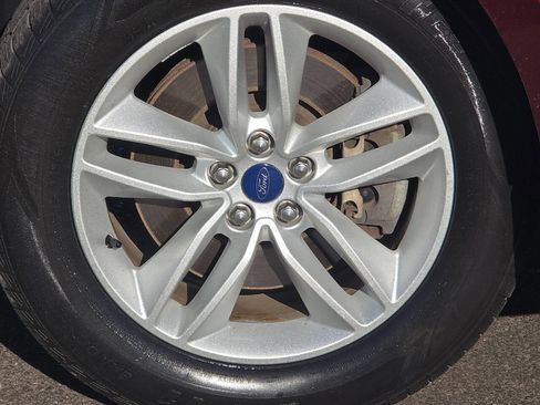 Used 2017 Ford Edge SEL w/ Equipment Group 201A image 19