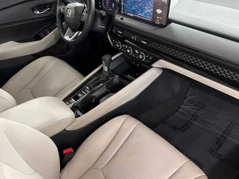 Used 2025 Honda Accord Touring image 15
