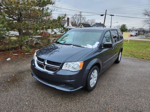 Used 2017 Dodge Grand Caravan SE image 1