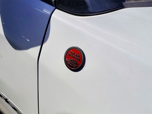 Used 2024 Jeep Compass Trailhawk image 5