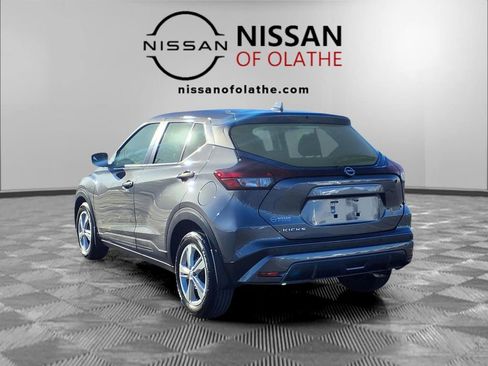 Certified 2025 Nissan Kicks Play S image 3