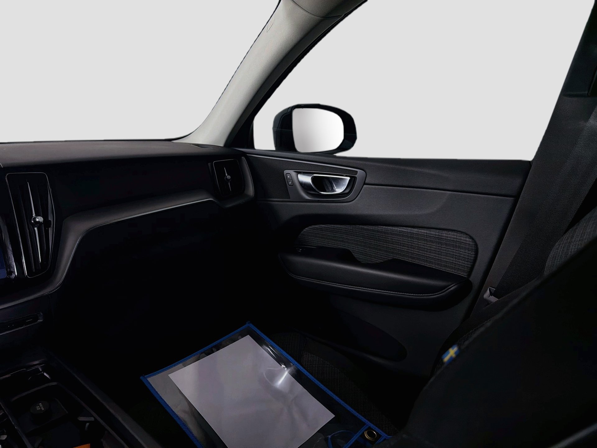 Certified 2023 Volvo XC60 B5 Core w/ Protection Package Premier FWD image 24