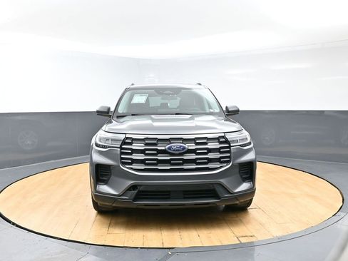 Used 2025 Ford Explorer Active RWD image 4