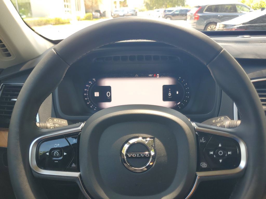 Certified 2024 Volvo XC90 B5 Plus w/ Protection Package Premier AWD/4WD image 18
