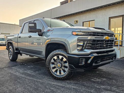 Used 2024 Chevrolet Silverado 2500 Custom w/ Custom Value Package AWD/4WD image 1