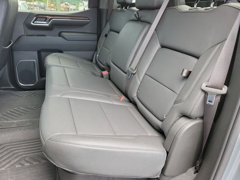 Used 2023 Chevrolet Silverado 1500 LT Trail Boss w/ LT Trail Boss Premium Package AWD/4WD image 17