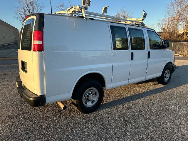 Used 2015 Chevrolet Express 2500 RWD image 39