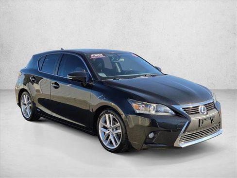 Used 2017 Lexus CT 200h image 3