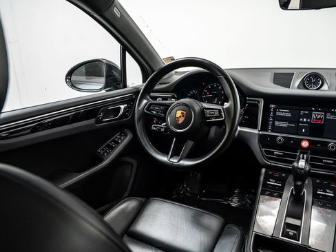 Used 2023 Porsche Macan AWD/4WD image 22