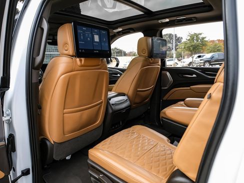 Used 2021 Cadillac Escalade ESV Sport w/ Driver Assist Tech Package image 36