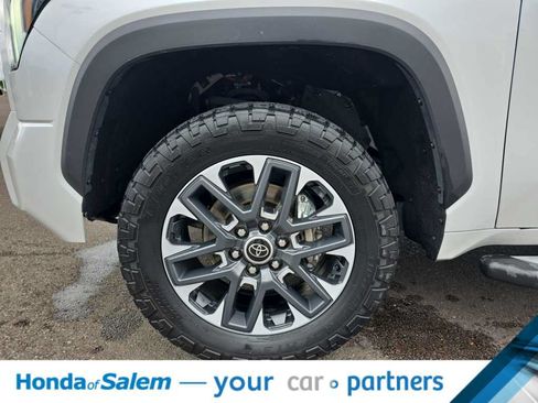 Used 2024 Toyota Tundra Limited AWD/4WD image 8