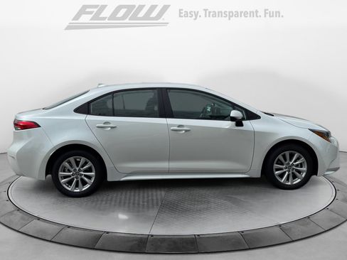 Used 2026 Toyota Corolla LE w/ LE Premium Package FWD image 8