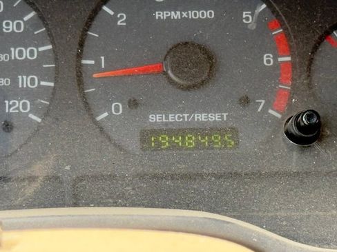 Used 2003 Ford Mustang Convertible RWD image 7