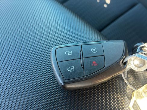 Used 2025 Chevrolet Equinox LT FWD image 23