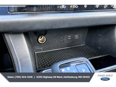 Used 2022 Nissan Pathfinder SV w/ SV Premium Package AWD/4WD image 23