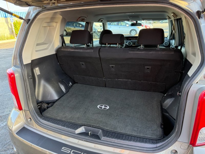 Used 2013 Scion xB FWD image 19