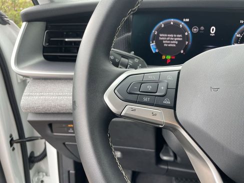 Certified 2025 Volkswagen Tiguan S FWD image 15