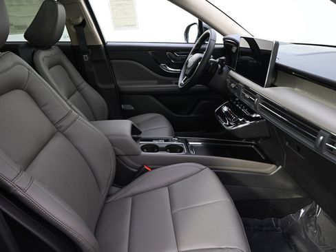 New 2026 Lincoln Corsair Premiere image 16