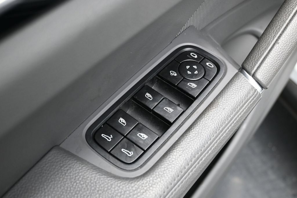 Certified 2023 Porsche Cayenne Platinum Edition AWD/4WD image 9