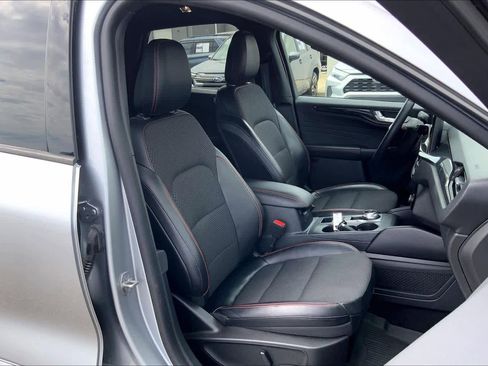 Certified 2023 Ford Escape ST-Line Elite AWD/4WD image 9