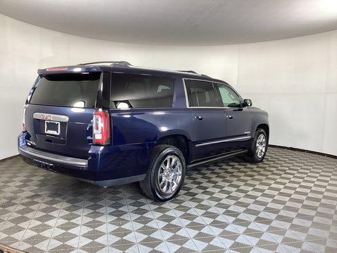 Used 2018 GMC Yukon XL Denali AWD/4WD image 2
