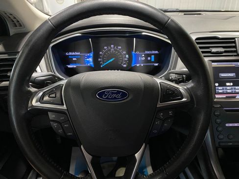 Used 2016 Ford Fusion Titanium FWD image 12