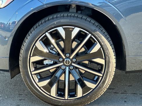 New 2026 Volvo XC60 B5 Ultra w/ Protection Package Premier image 11