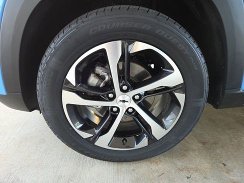 Used 2024 Chevrolet Trax RS w/ Sunroof Package image 56