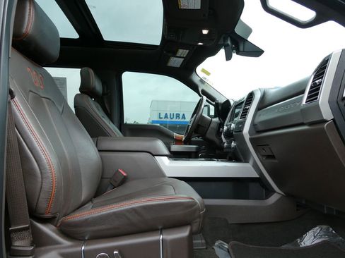 Used 2017 Ford F250 King Ranch w/ King Ranch Ultimate Package AWD/4WD image 18