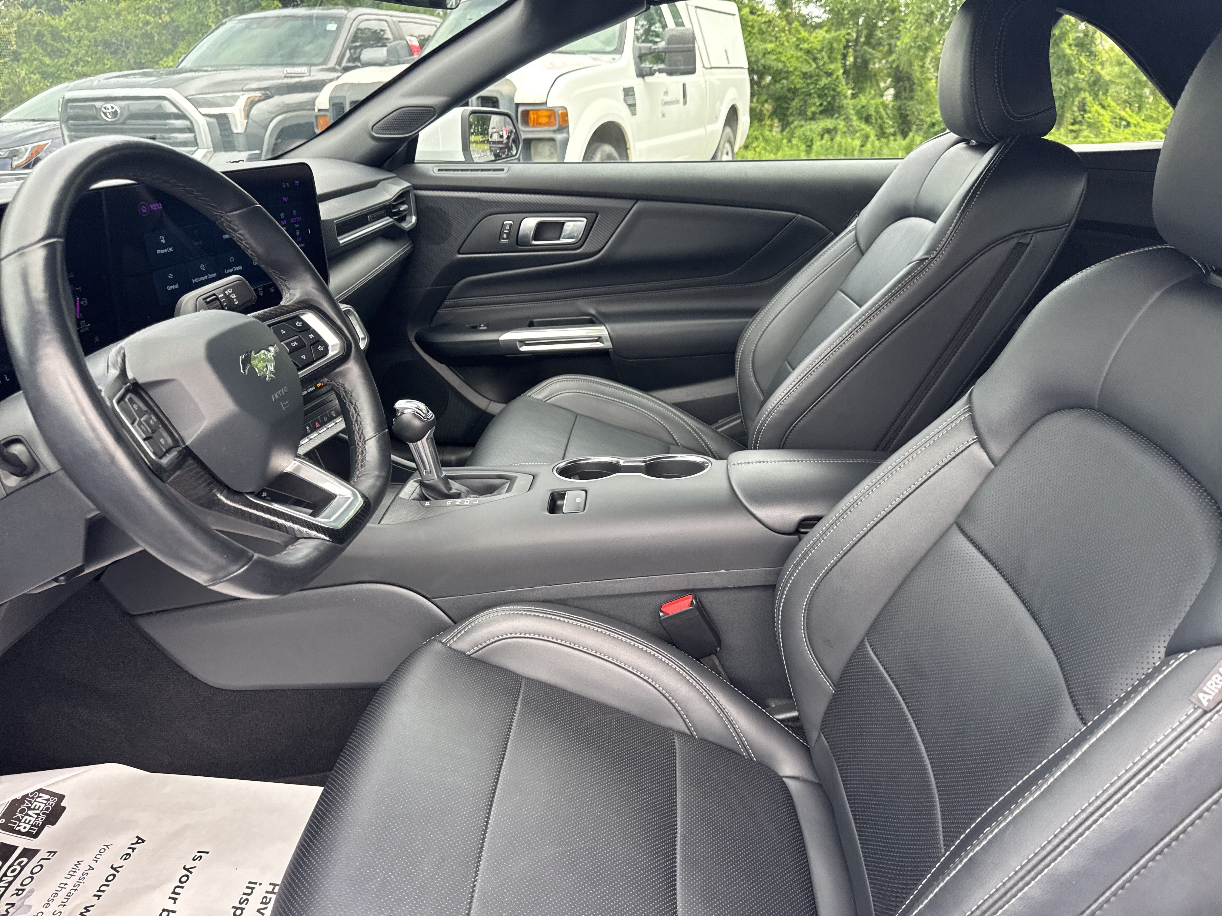Used 2025 Ford Mustang Premium RWD image 10