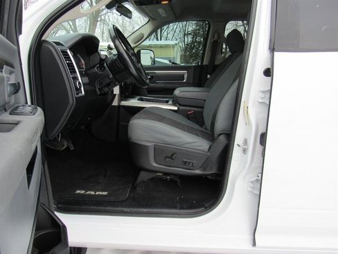 Used 2018 RAM 2500 Big Horn image 16