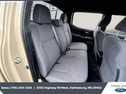 Used 2019 Toyota Tacoma TRD Sport w/ Technology Package image 21