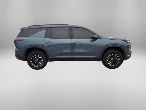 Used 2025 Chevrolet Traverse Z71 w/ Driver Confidence Package image 6