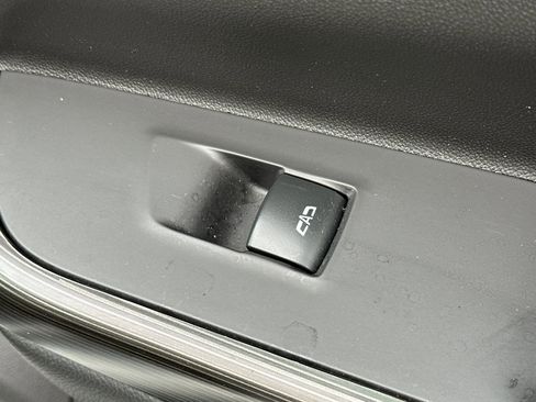 Used 2021 GMC Acadia SLT w/ Elevation Edition image 22