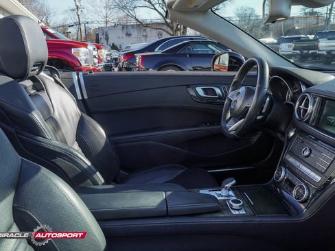 Used 2018 Mercedes-Benz SL 550 image 28